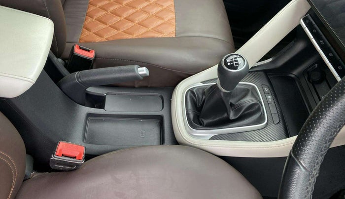 2023 MG ASTOR SUPER 1.5 MT, Petrol, Manual, 14,681 km, Gear Lever