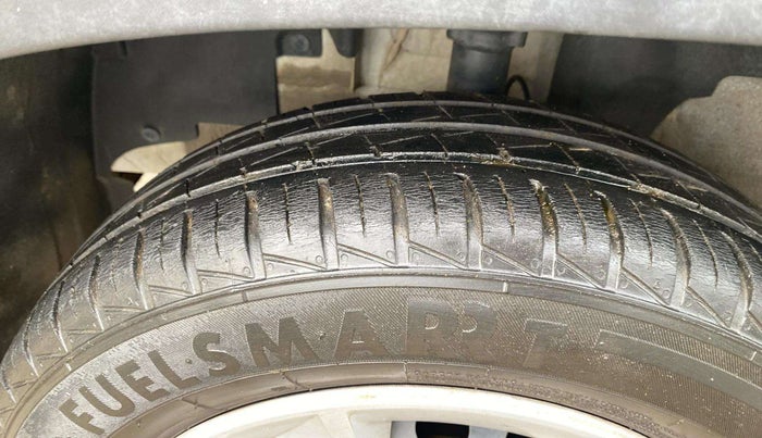 2022 Renault Kwid RXT 1.0, Petrol, Manual, 36,117 km, Left Front Tyre Tread