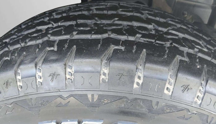 2023 Mahindra Thar LX D 4*4 MT HT, Diesel, Manual, 21,668 km, Right Front Tyre Tread