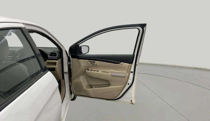 2018 Maruti Ciaz DELTA 1.4 MT PETROL, Petrol, Manual, 1,33,494 km, RHS Front Door