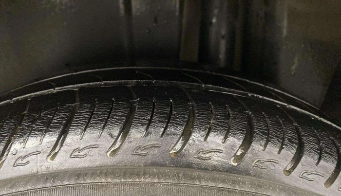 2018 Maruti Ciaz DELTA 1.4 MT PETROL, Petrol, Manual, 1,33,494 km, Left Rear Tyre Tread