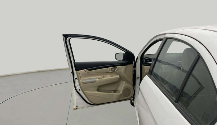 2018 Maruti Ciaz DELTA 1.4 MT PETROL, Petrol, Manual, 1,33,494 km, LHS Front Door