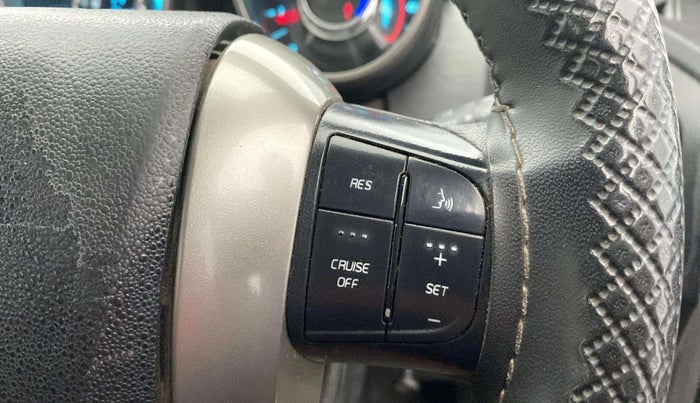 2020 Mahindra XUV500 W7, Diesel, Manual, 76,040 km, Adaptive Cruise Control