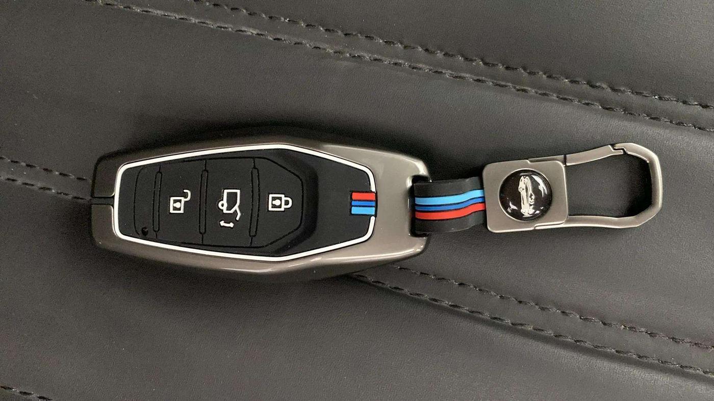 2020 Mahindra XUV500 W7, Diesel, Manual, 76,040 km, Key Close Up
