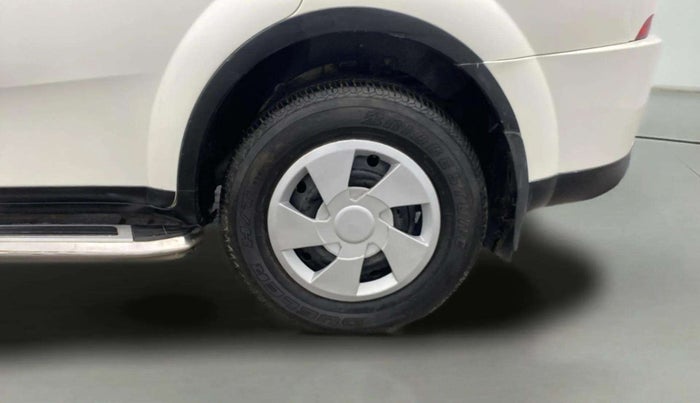 2020 Mahindra XUV500 W7, Diesel, Manual, 76,040 km, Left Rear Wheel