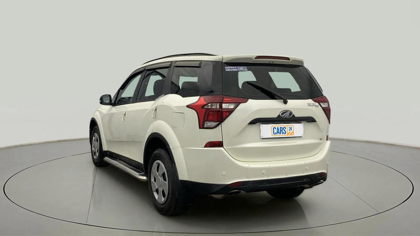2020 Mahindra XUV500 W7, Diesel, Manual, 76,040 km, Left Back Diagonal