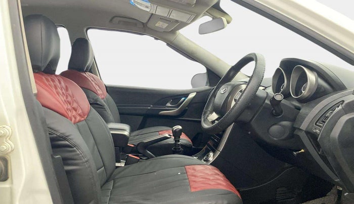 2020 Mahindra XUV500 W7, Diesel, Manual, 76,040 km, Right Side Front Door Cabin