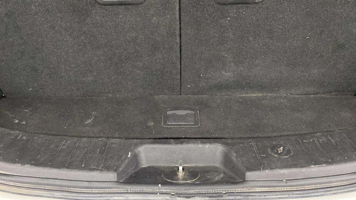 2020 Mahindra XUV500 W7, Diesel, Manual, 76,040 km, Boot Inside