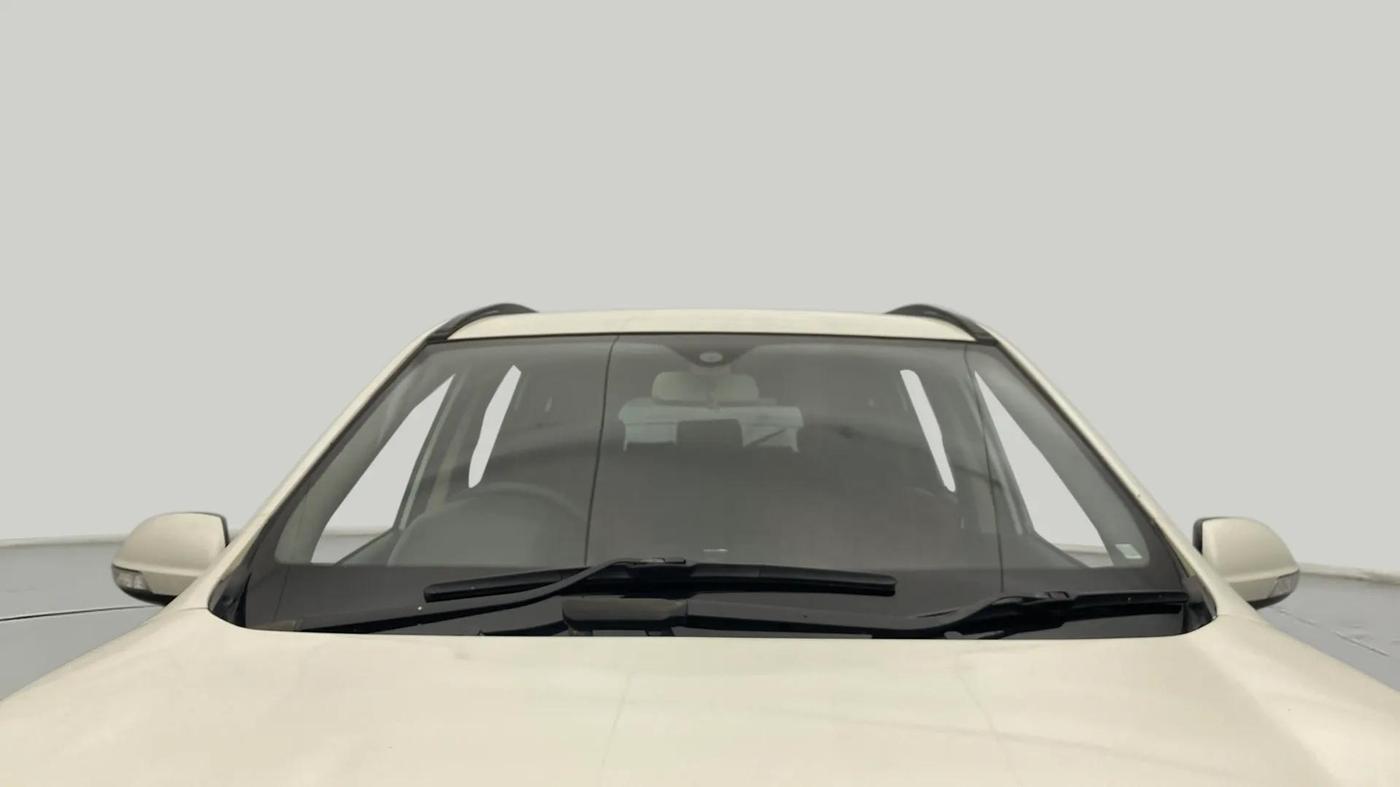 2020 Mahindra XUV500 W7, Diesel, Manual, 76,040 km, Front Windshield
