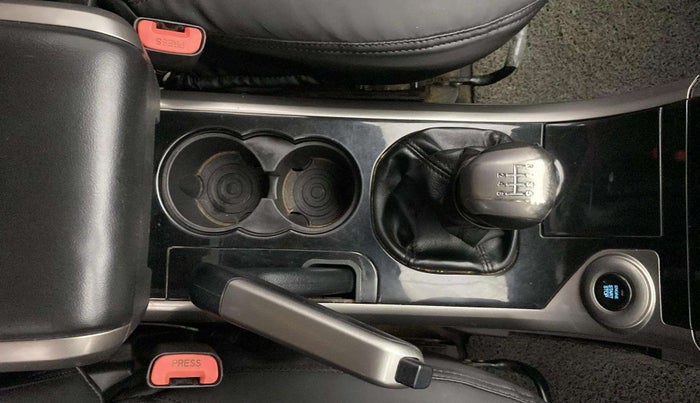 2020 Mahindra XUV500 W7, Diesel, Manual, 76,040 km, Gear Lever