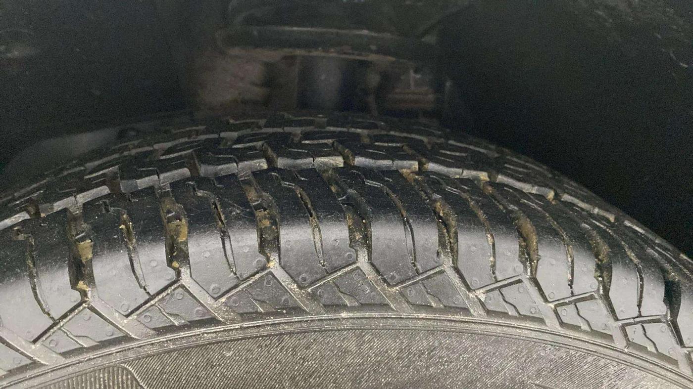 2020 Mahindra XUV500 W7, Diesel, Manual, 76,040 km, Left Front Tyre Tread
