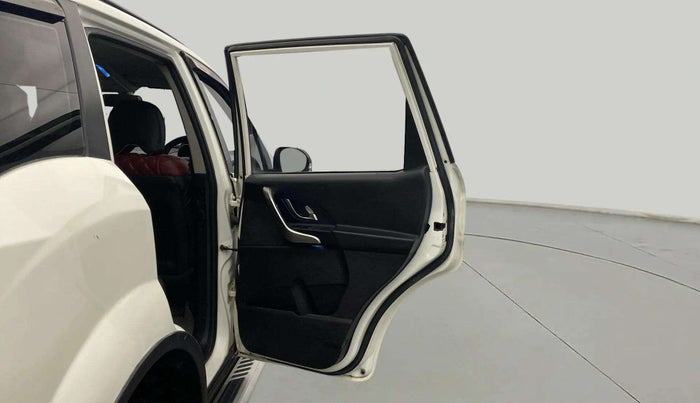 2020 Mahindra XUV500 W7, Diesel, Manual, 76,040 km, RHS Rear Door