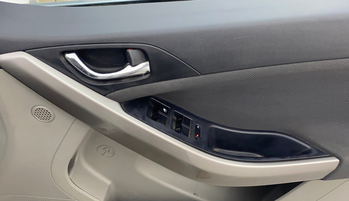 2018 Tata NEXON XZA PLUS DIESEL, Diesel, Automatic, 47,049 km, Driver Side Door Panels Control