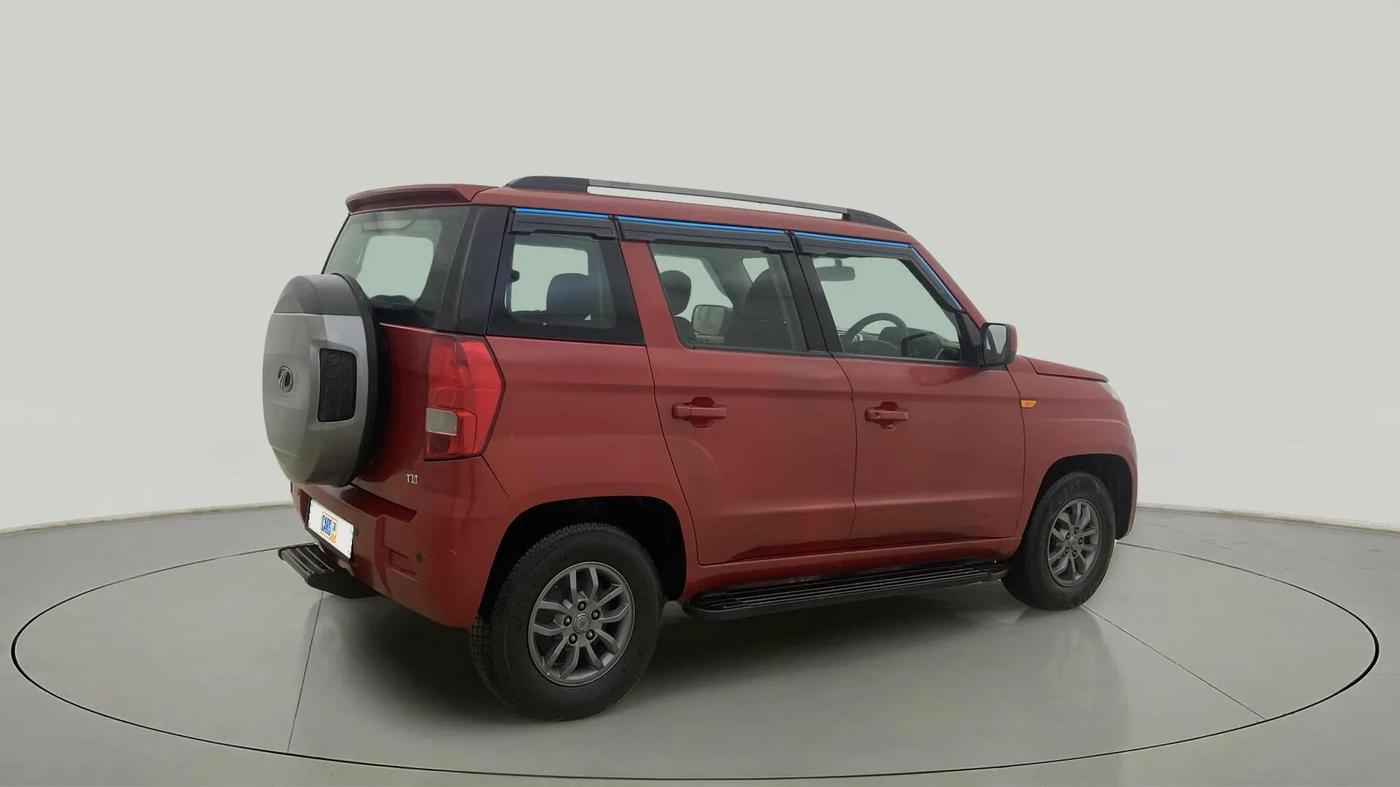 2018 Mahindra TUV300 T10, Diesel, Manual, 70,746 km, Right Back Diagonal