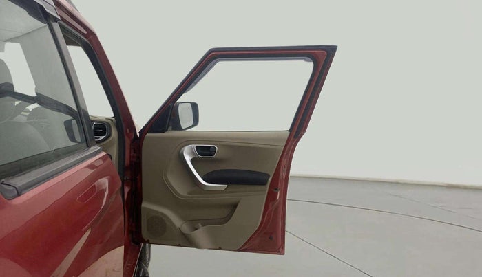 2018 Mahindra TUV300 T10, Diesel, Manual, 71,839 km, RHS Front Door