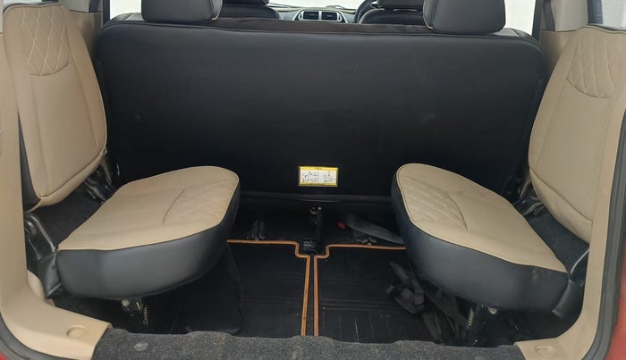 2018 Mahindra TUV300 T10, Diesel, Manual, 71,839 km, Third Seat Row ( optional )