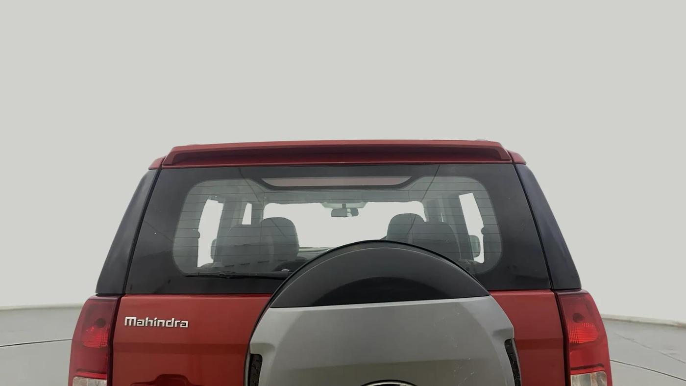 2018 Mahindra TUV300 T10, Diesel, Manual, 70,746 km, Rear Windshield