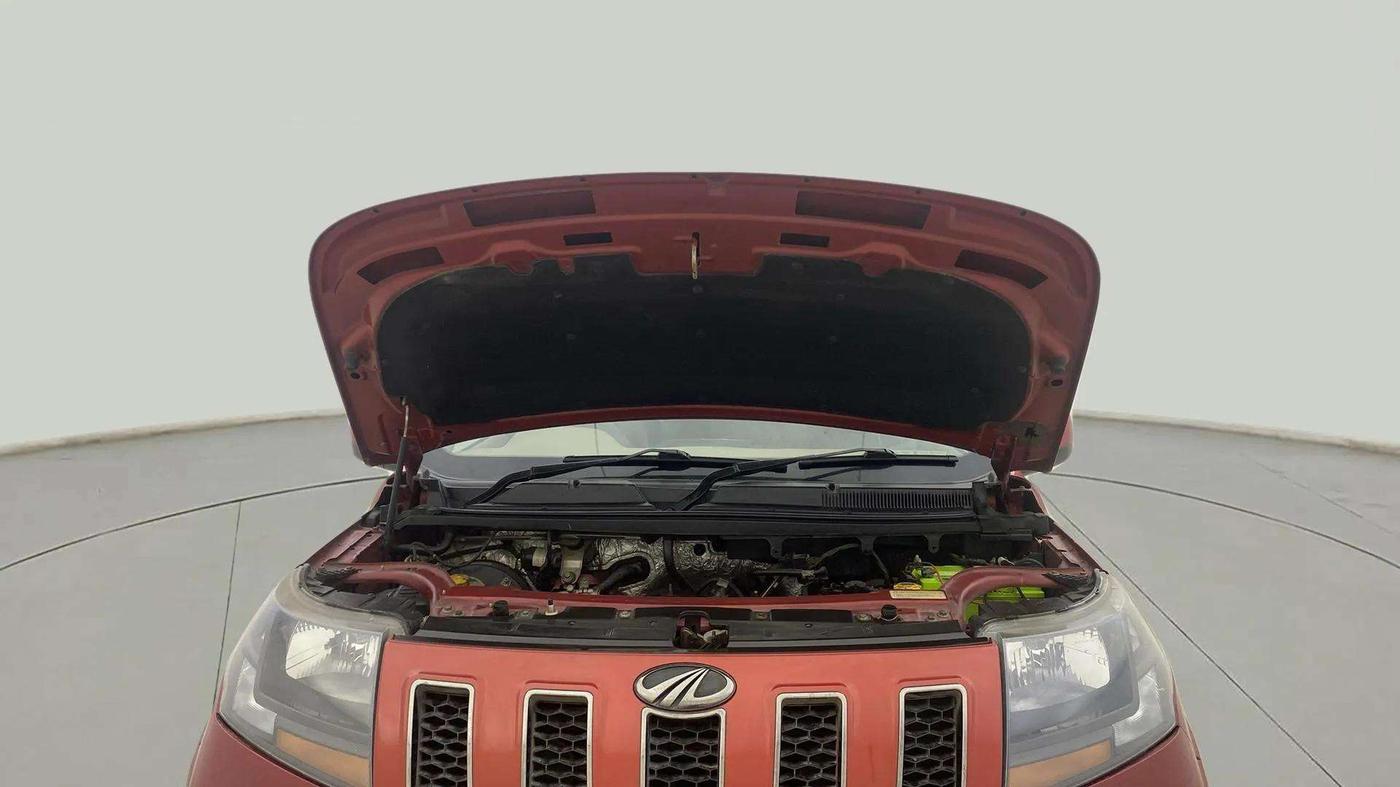2018 Mahindra TUV300 T10, Diesel, Manual, 70,746 km, Open Bonet