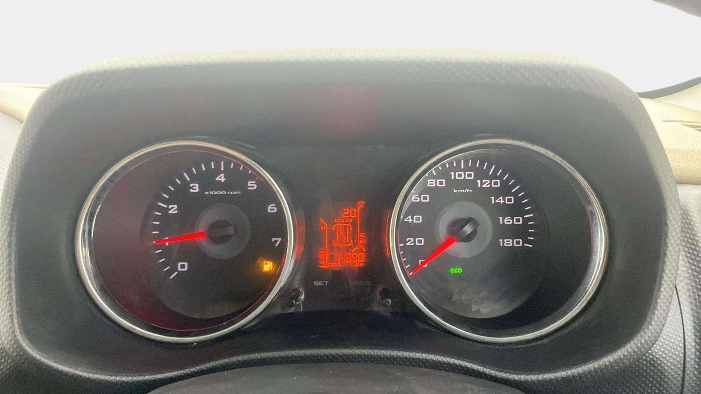 2018 Mahindra TUV300 T10, Diesel, Manual, 70,746 km, Odometer Image