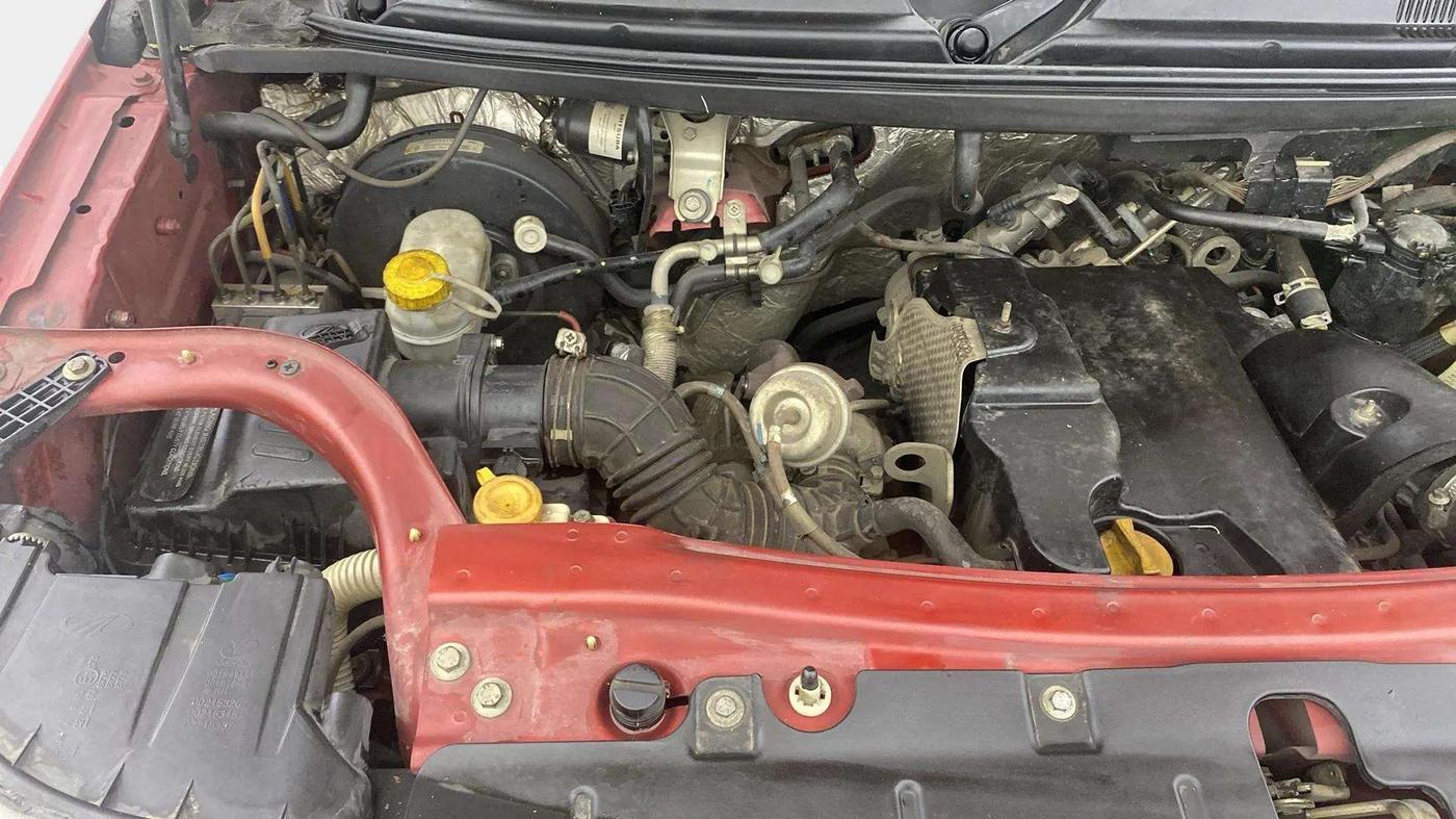 2018 Mahindra TUV300 T10, Diesel, Manual, 70,746 km, Engine View - Right