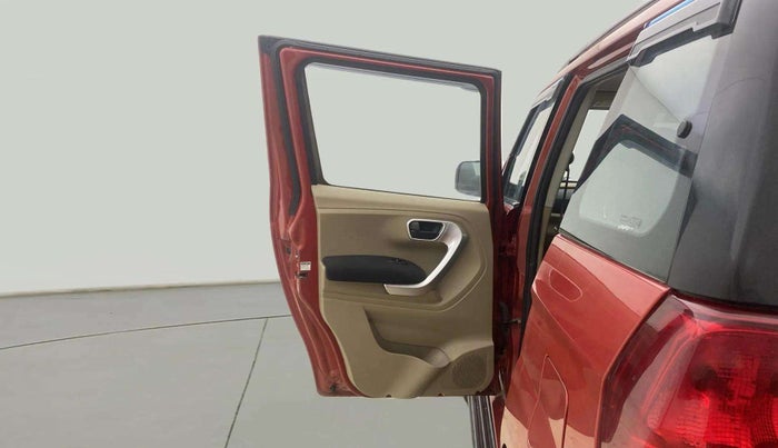 2018 Mahindra TUV300 T10, Diesel, Manual, 71,839 km, LHS Rear Door