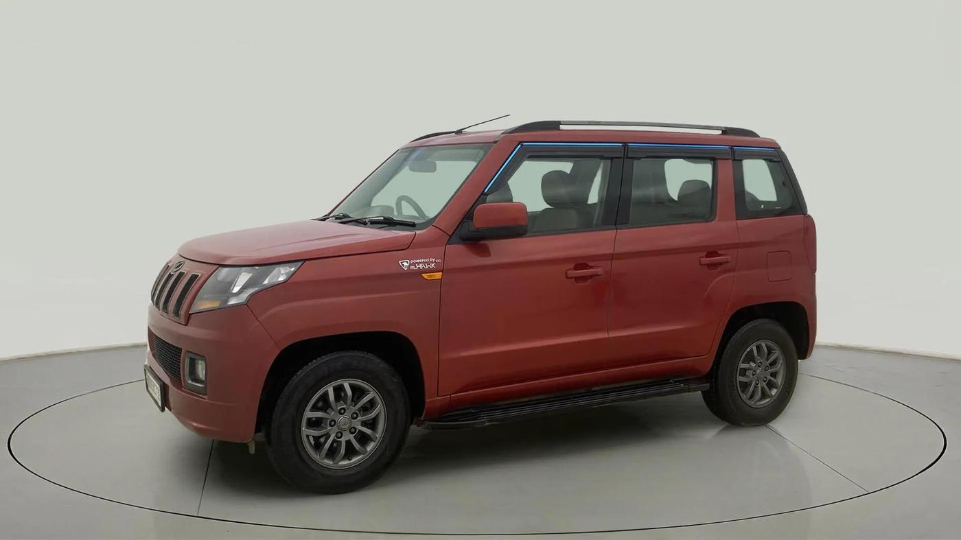 2018 Mahindra TUV300 T10, Diesel, Manual, 70,746 km, Left Front Diagonal