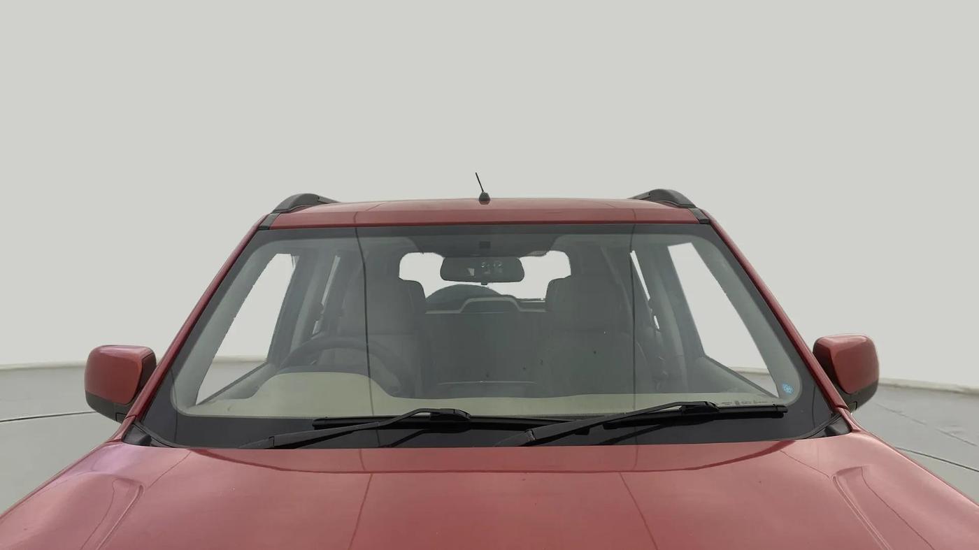 2018 Mahindra TUV300 T10, Diesel, Manual, 70,746 km, Front Windshield
