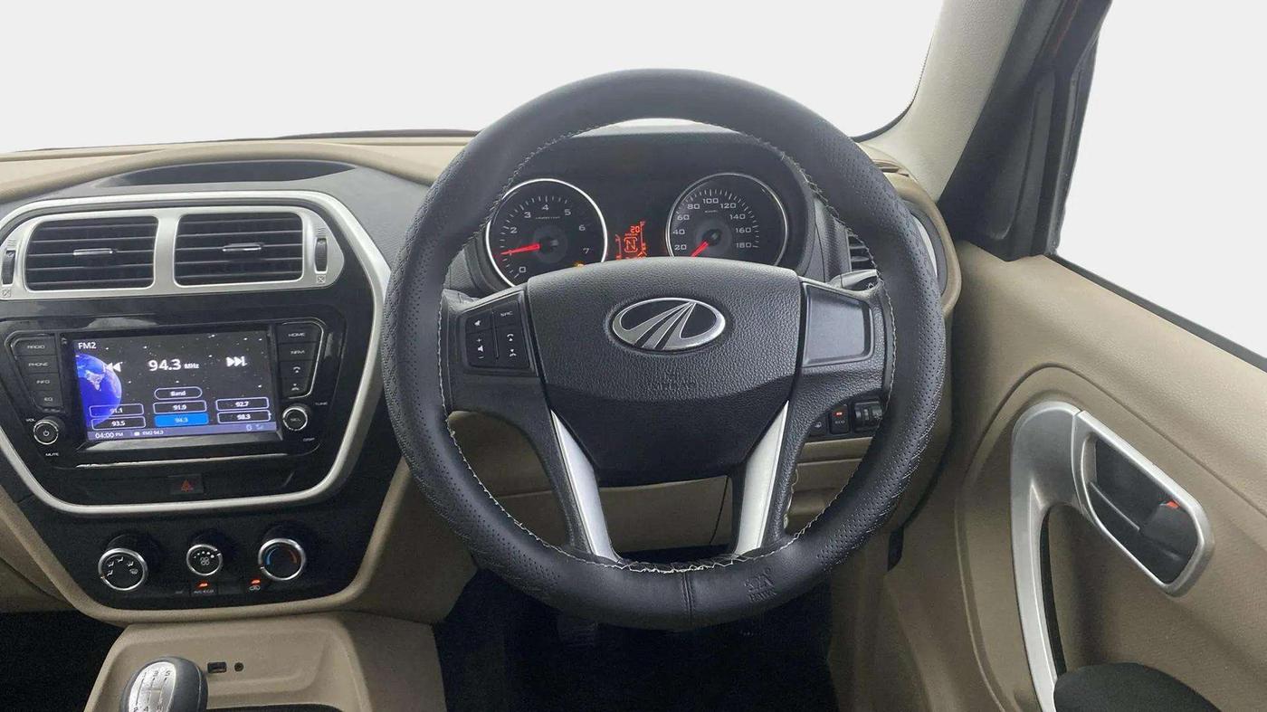 2018 Mahindra TUV300 T10, Diesel, Manual, 70,746 km, Steering Wheel Close Up