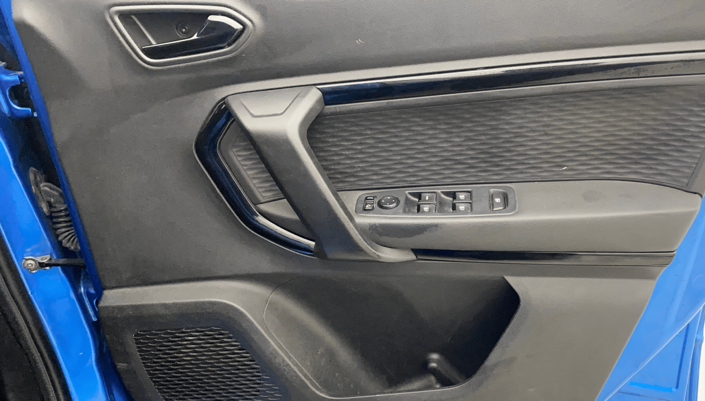 2023 Renault Kiger RXZ TURBO CVT DUAL TONE, Petrol, Automatic, 8,949 km, Driver Side Door Panels Control