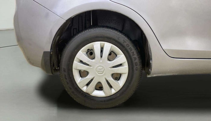 2014 Maruti Swift Dzire VXI, Petrol, Manual, 34,743 km, Right Rear Wheel