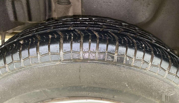 2014 Maruti Swift Dzire VXI, Petrol, Manual, 34,743 km, Right Rear Tyre Tread
