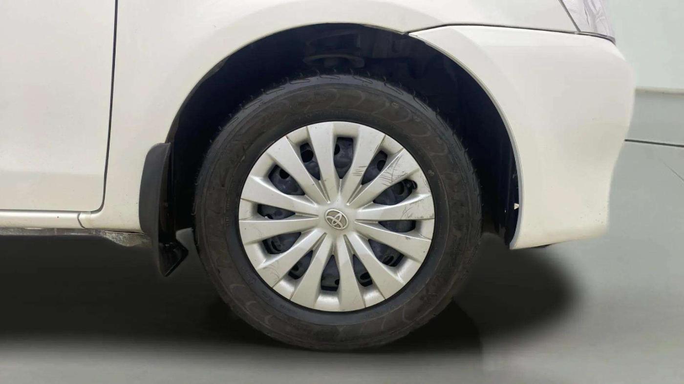 2013 Toyota Etios Liva G, Petrol, Manual, 18,295 km, Right Front Wheel
