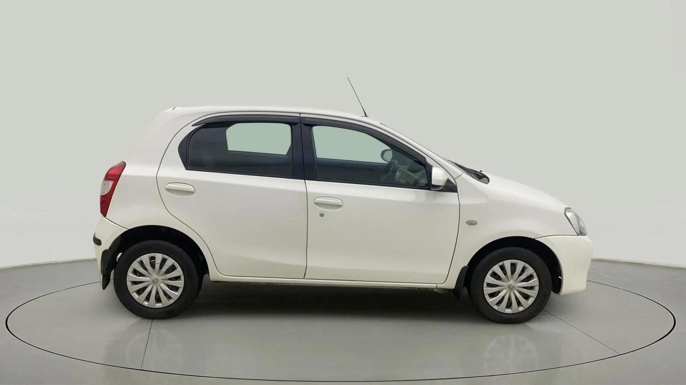 2013 Toyota Etios Liva G, Petrol, Manual, 18,295 km, Right Side View