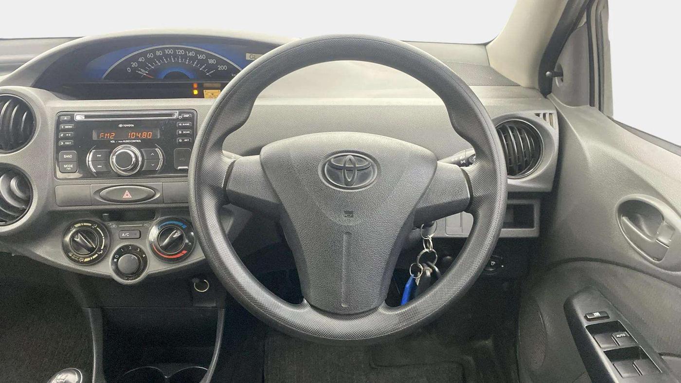 2013 Toyota Etios Liva G, Petrol, Manual, 18,295 km, Steering Wheel Close Up