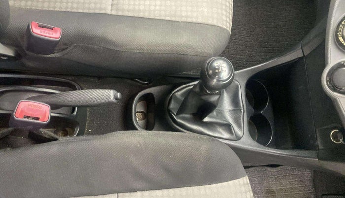2013 Toyota Etios Liva G, Petrol, Manual, 18,236 km, Gear Lever