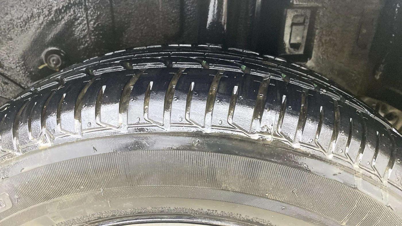 2013 Toyota Etios Liva G, Petrol, Manual, 18,295 km, Left Rear Tyre Tread