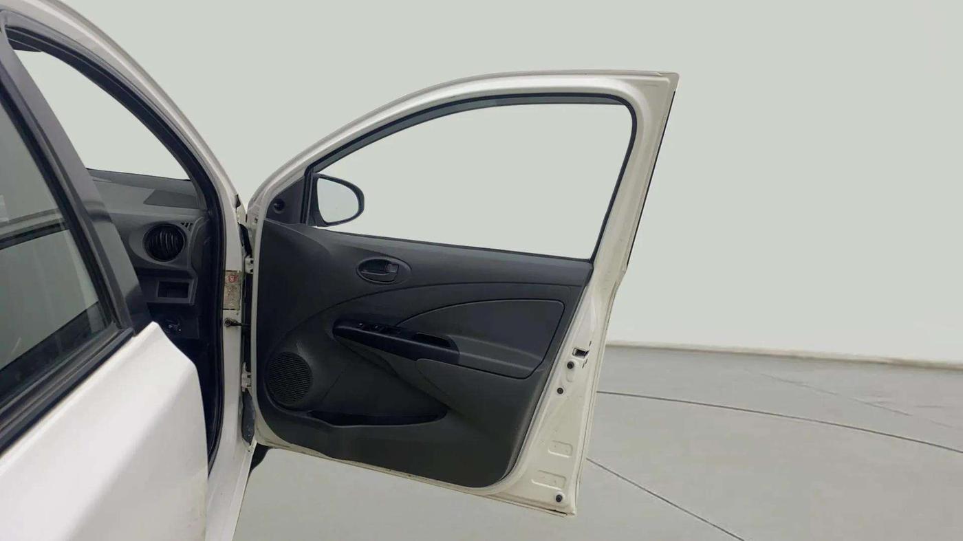 2013 Toyota Etios Liva G, Petrol, Manual, 18,295 km, RHS Front Door