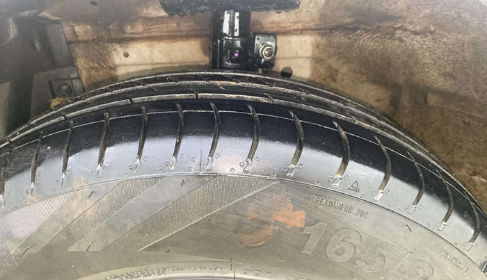 2012 Maruti Swift Dzire VDI, Diesel, Manual, 1,23,913 km, Left Front Tyre Tread