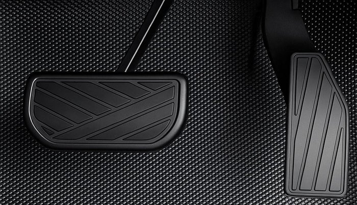 2018 Maruti IGNIS ALPHA 1.2 AMT, Petrol, Automatic, 32,322 km, Pedals