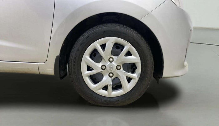 2017 Hyundai Grand i10 MAGNA AT 1.2 KAPPA VTVT, Petrol, Automatic, 53,029 km, Right Front Wheel
