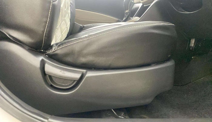 2017 Hyundai Grand i10 MAGNA AT 1.2 KAPPA VTVT, Petrol, Automatic, 53,029 km, Driver Side Adjustment Panel