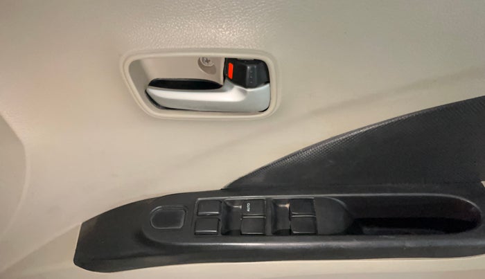 2016 Maruti Celerio VXI, Petrol, Manual, 66,324 km, Driver Side Door Panels Control
