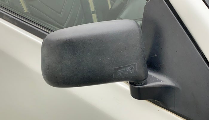 2011 Maruti Alto LXI, Petrol, Manual, 1,07,439 km, Right rear-view mirror - Mirror movement not proper