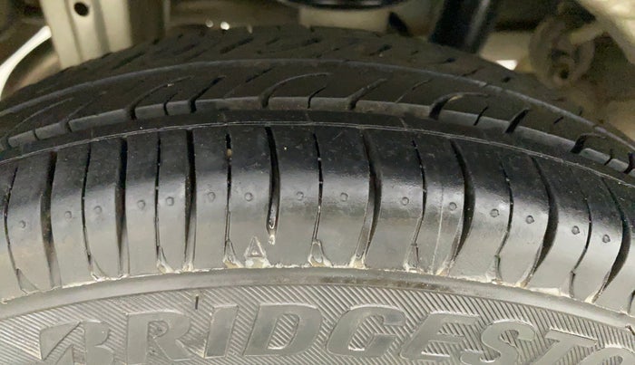 2011 Maruti Alto LXI, Petrol, Manual, 1,07,439 km, Right Rear Tyre Tread