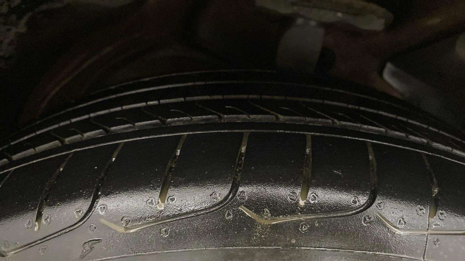 RHS-Front-Tyre-Tread-18