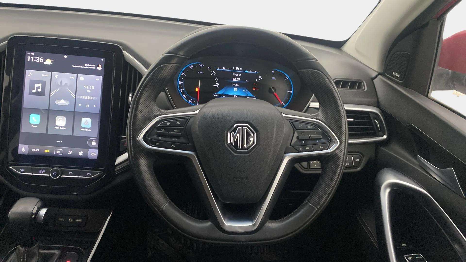 Steering-wheel-close-up-29