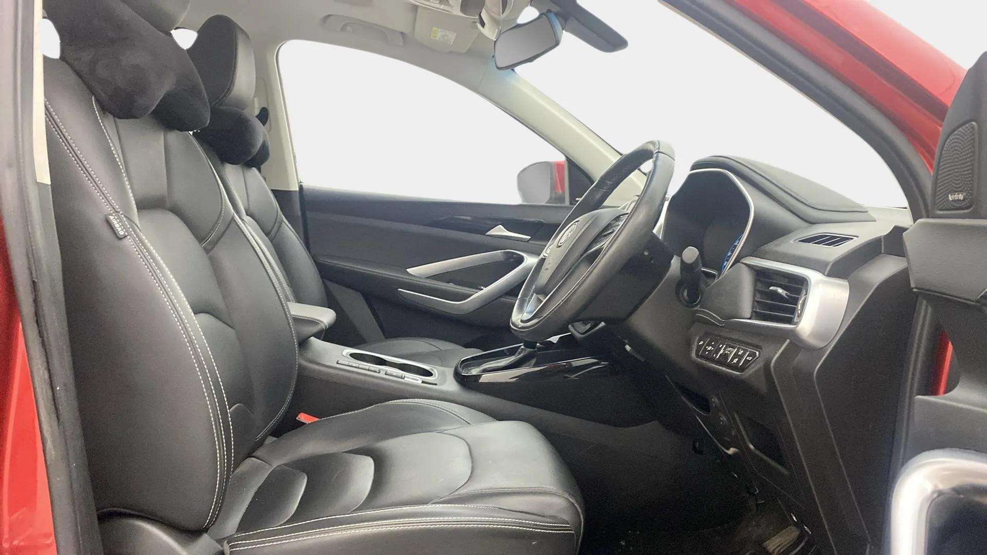 Front-Cabin-View