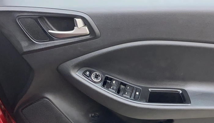 2018 Hyundai i20 Active 1.2 S, Petrol, Manual, 36,603 km, Driver Side Door Panels Control
