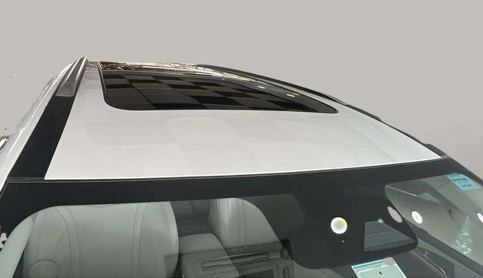 2023 Mahindra XUV700 AX 7 LUXURY P AT 7 STR, Petrol, Automatic, 18,082 km, Roof