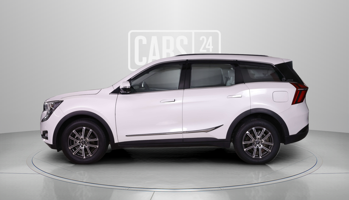 2023 Mahindra XUV700 AX 7 LUXURY P AT 7 STR, Petrol, Automatic, 18,082 km, Left Side